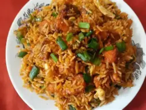 Schezwan Rice (Veg-Chicken)